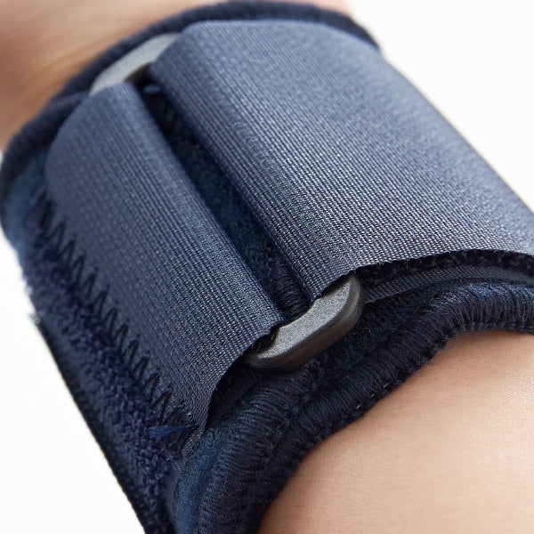 Elastic Wrist Wrap & Wrist Compression Strap for Pain Relief - Prevents Wrist Injuries During Weight Liftings