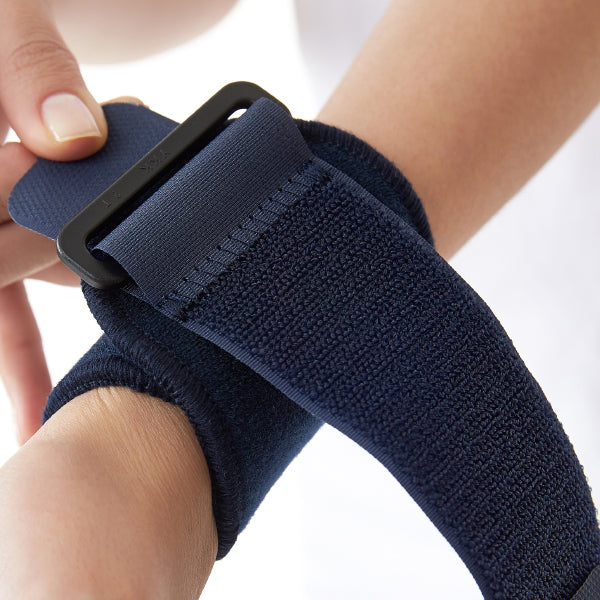 Elastic Wrist Wrap & Wrist Compression Strap for Pain Relief - Prevents Wrist Injuries During Weight Liftings